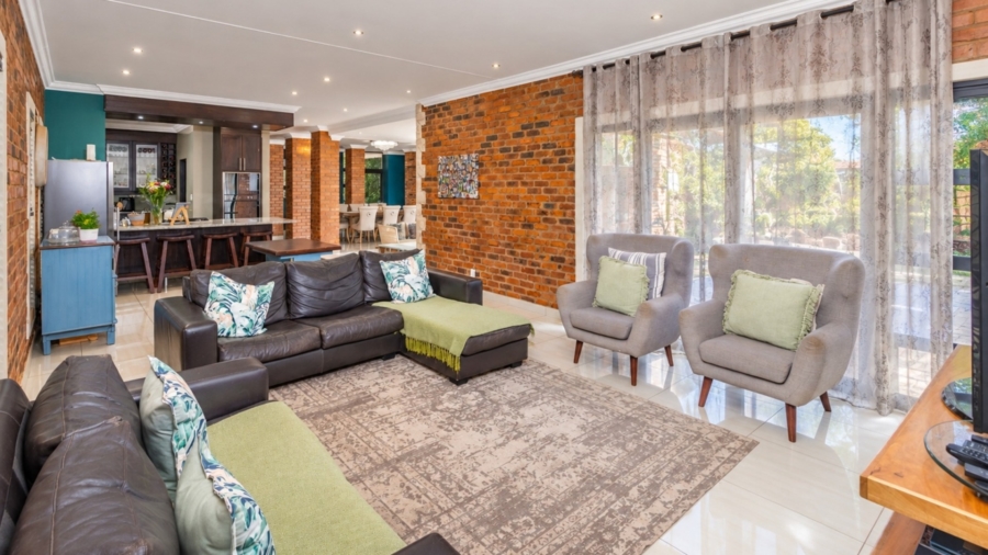 5 Bedroom Property for Sale in Xanadu Nature Estate North West